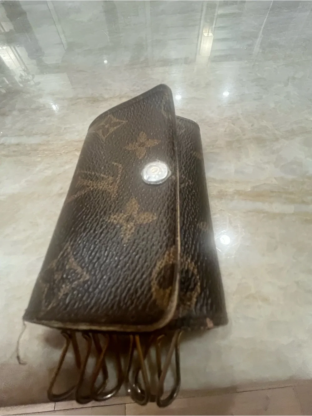 Louis Vuitton Neverfull MM MonogramTote plus key holder bundle!!